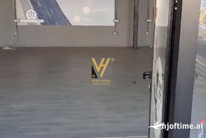 JEPET MAGAZINE 500 M2 ME QERA TE ISH DOGANA 4.000 EURO