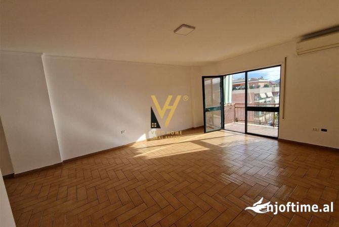 Ambient biznesi me qera 3+1 ne Tirane - 2,000 Euro