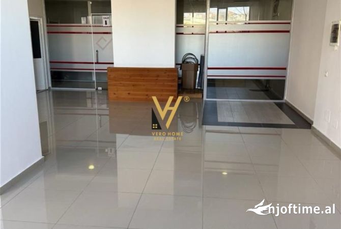 Ambient biznesi me qera 3+1 ne Tirane - 700 Euro
