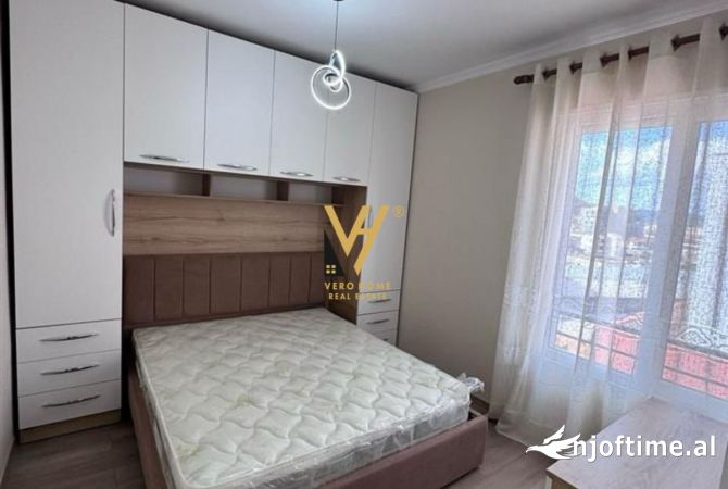 Shtepi me qera Apartament ne Tirane, 2+1, Mobilimi E mobiluar, Pagesa 500  Euro.
