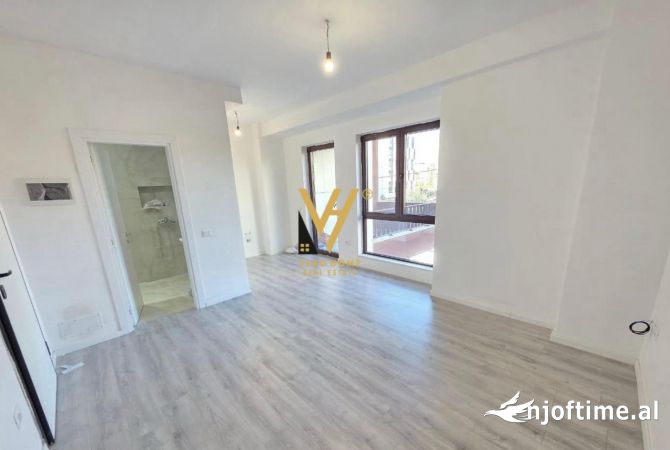 Ambient biznesi me qera 3+1 ne Tirane - 500 Euro