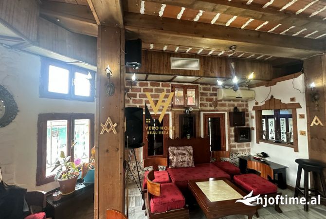 Ambient biznesi me qera 2+1 ne Tirane - 3,000 Euro