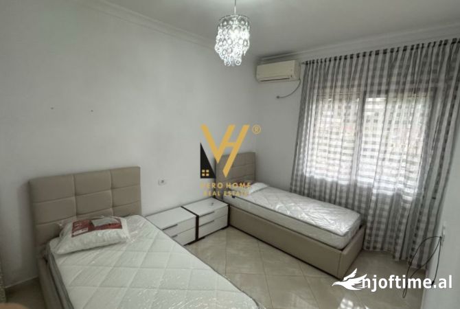 Shtepi ne shitje Penthose(kati i fundit panoramik) ne Tirane, 3+1, Mobilimi E mobiluar, Pagesa 170,000  Euro.