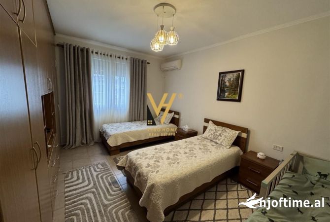 Shtepi ne shitje Apartament ne Tirane, 2+1, Mobilimi E mobiluar, Pagesa 102,000  Euro.