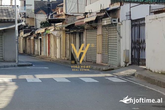 Shtepi me qera 4+1 ne Tirane - 1,000 Euro