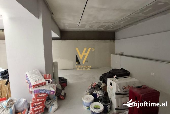 Ambient biznesi me qera 4+1 ne Tirane - 1,200 Euro