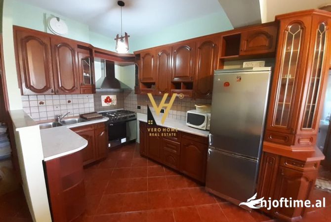 Shtepi me qera 2+1 ne Tirane - 650 Euro