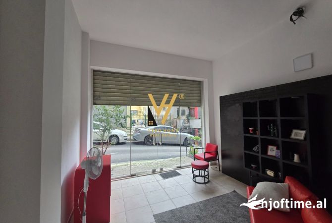 Ambient biznesi me qera 1+1 ne Tirane - 25,000 Leke