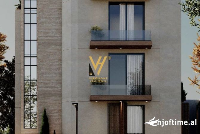 Ambiente Commerciale in Vendita 5+1 a Santa Quaranta - 1,700,000 Euro