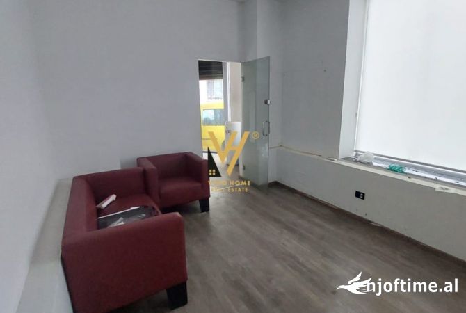 JEPET DYQAN 100 M2 ME QERA NE VASIL SHANTO 1.500 EURO