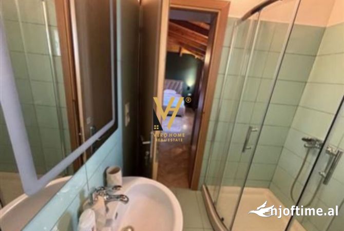 Shtepi ne shitje Papafingo(kati i catise) ne Sarande, 3+1, Mobilimi E mobiluar, Pagesa 255,000  Euro.