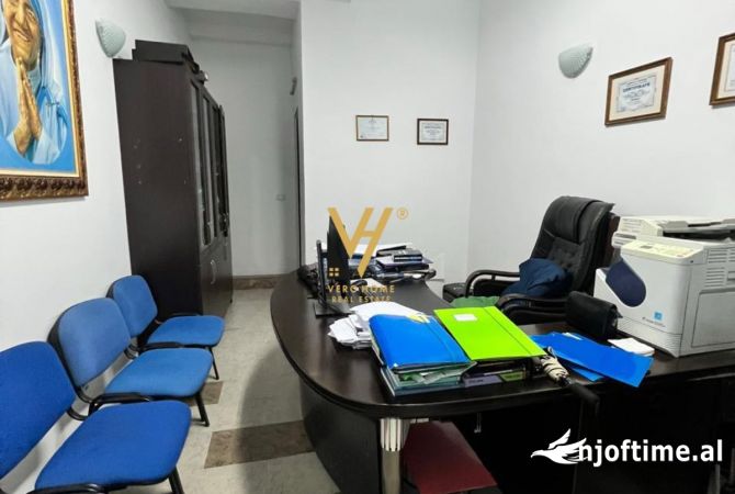 SHITET AMBIENT BIZNESI 25M2 TE ISH EKSPOZITA 52.000 EURO