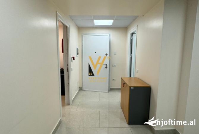 JEPET ZYRE 150M2 ME QERA TE RRUGA E ELBASANIT 2.000 EURO