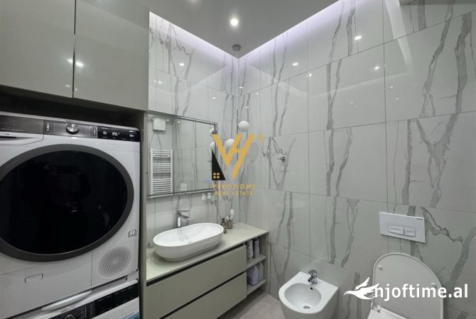 Shtepi ne shitje Apartament ne Tirane, 2+1, Mobilimi E mobiluar, Pagesa 168,000  Euro.