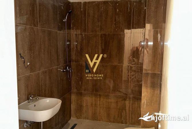 Ambient biznesi me qera 3+1 ne Tirane - 800 Euro