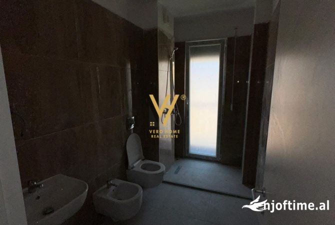 Ambient biznesi me qera 3+1 ne Tirane - 800 Euro