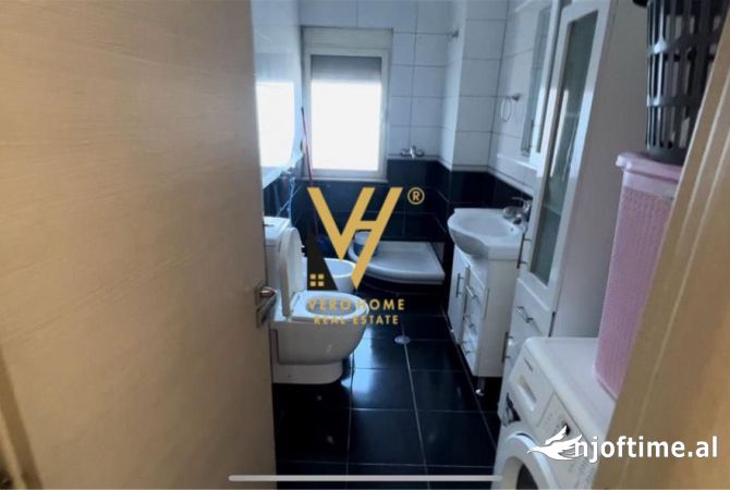 Shtepi ne shitje Apartament ne Tirane, 1+1, Mobilimi E mobiluar, Pagesa 150,000  Euro.