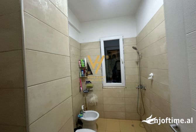 Shtepi ne shitje Apartament ne Tirane, 2+1, Mobilimi E mobiluar, Pagesa 150,000  Euro.