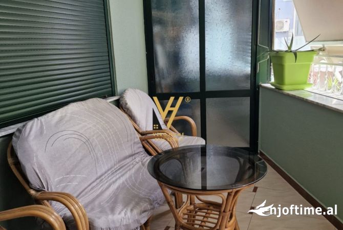 Shtepi me qera Apartament ne Tirane, 2+1, Mobilimi E mobiluar, Pagesa 1,000  Euro.