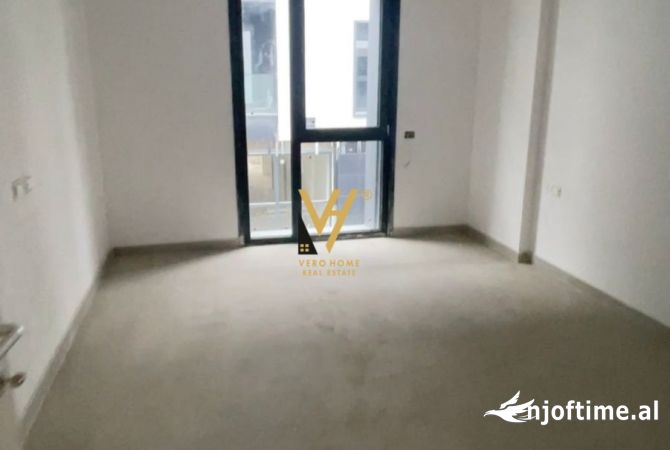 Ambient biznesi me qera 3+1 ne Tirane - 500 Euro