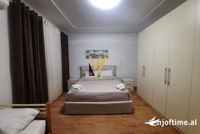 Shtepi me qera Apartament ne Tirane, 2+1, Mobilimi E mobiluar, Pagesa 1,300  Euro.