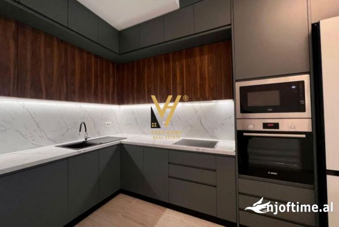 Shtepi me qera 2+1 ne Tirane - 1,700 Euro
