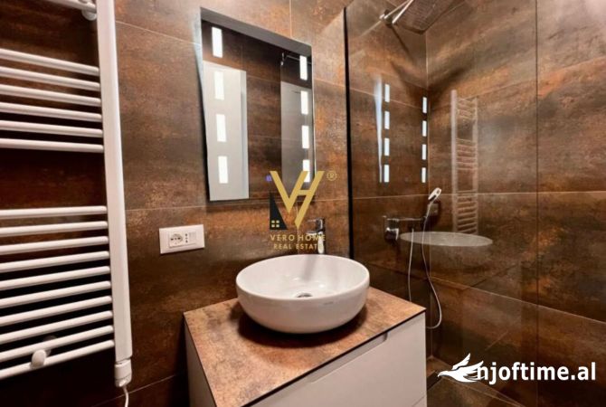 Shtepi me qera Apartament ne Tirane, 2+1, Mobilimi E mobiluar, Pagesa 1,700  Euro.