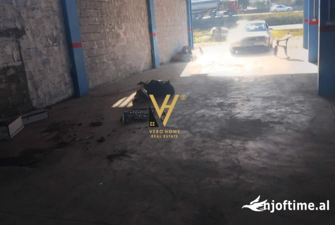 Ambient biznesi me qera 4+1 ne Tirane - 1,200 Euro