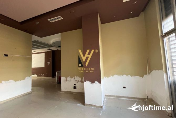 Ambient biznesi me qera 1+1 ne Tirane - 80,000 Leke