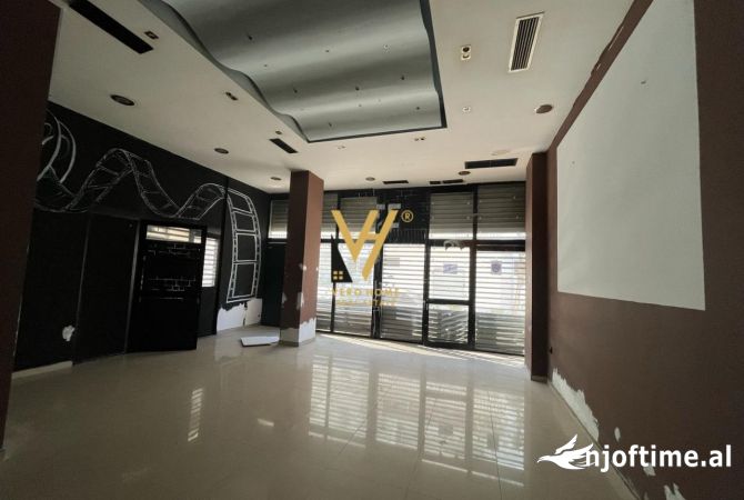 Ambient biznesi me qera 1+1 ne Tirane - 80,000 Leke