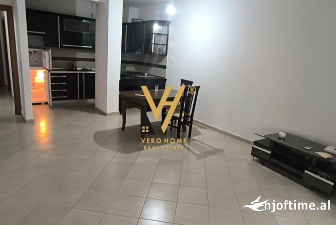 Ambient biznesi me qera 3+1 ne Tirane - 1,200 Euro