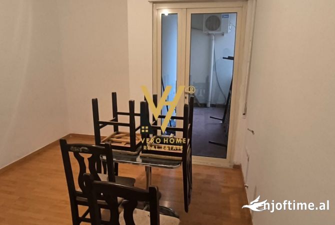 Ambient biznesi me qera 3+1 ne Tirane - 1,200 Euro