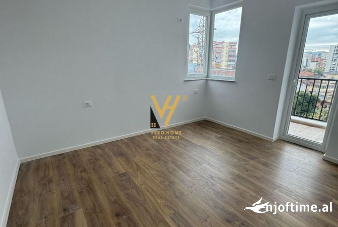 Shtepi ne shitje Apartament ne Tirane, 2+1, Mobilimi Bosh, pa mobiluar, Pagesa 130,000  Euro.