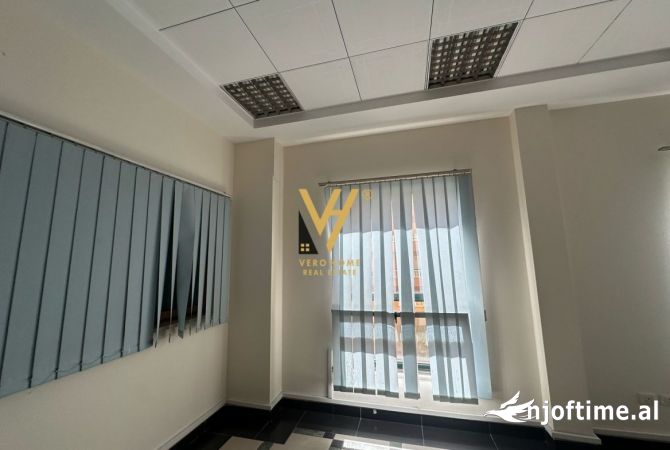 Ambient biznesi me qera 3+1 ne Tirane - 600 Euro