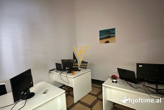 Ambient biznesi me qera 3+1 ne Tirane - 2,500 Euro