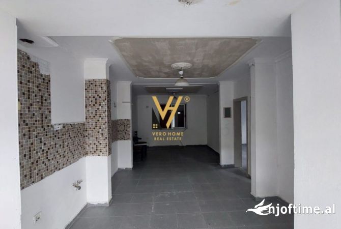 Ambient biznesi me qera 1+1 ne Tirane - 70,000 Leke