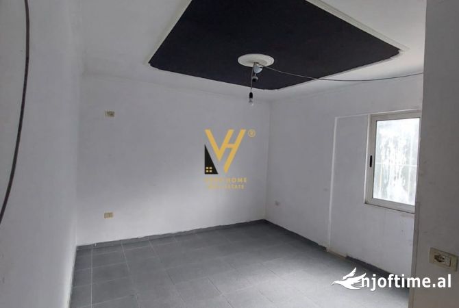 Ambient biznesi me qera 1+1 ne Tirane - 70,000 Leke