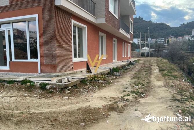 Shtepi me qera 6+1 ne Tirane - 4,500 Euro