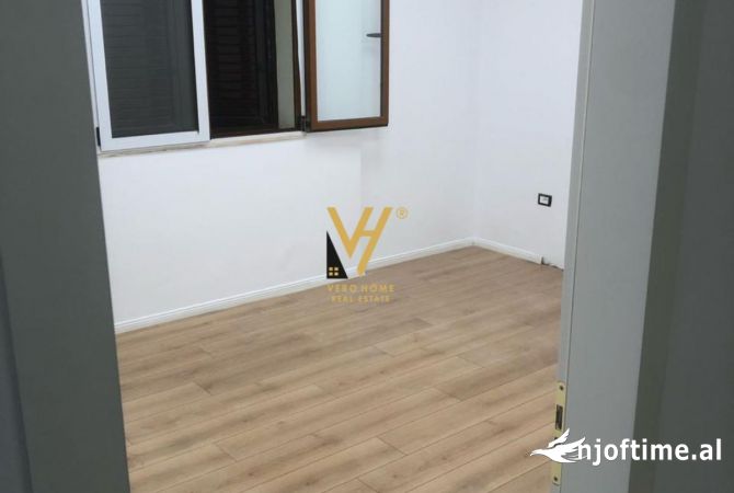 Shtepi me qera 7+1 ne Tirane - 2,000 Euro