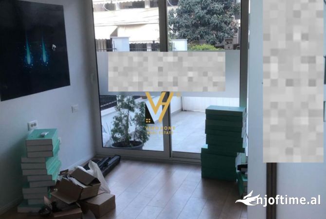 Shtepi me qera Shtepi Private ne Tirane, 7+1, Mobilimi Bosh, pa mobiluar, Pagesa 2,000  Euro.