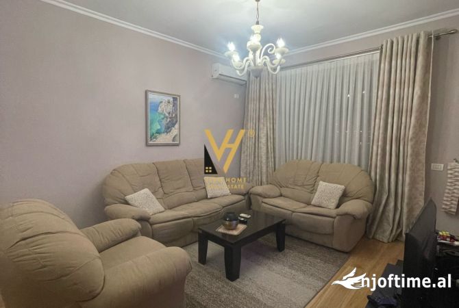 Shtepi me qera 2+1 ne Tirane - 450 Euro