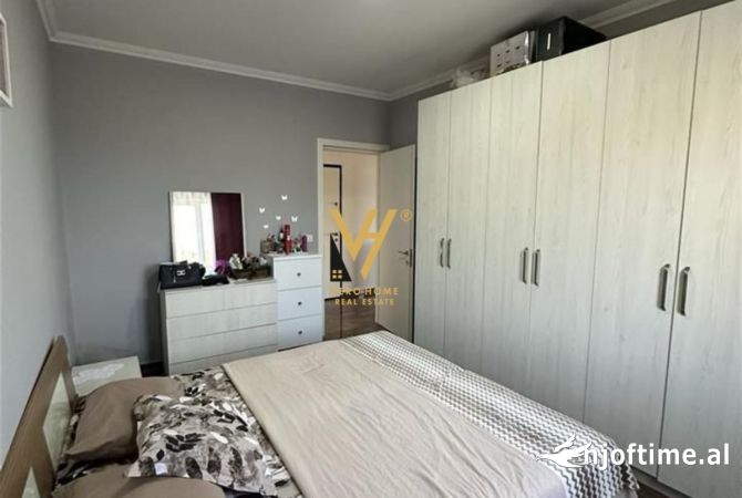 Shtepi ne shitje Apartament ne Tirane, 2+1, Mobilimi E mobiluar, Pagesa 150,000  Euro.