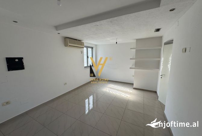 Ambient biznesi me qera 3+1 ne Tirane - 80,000 Leke