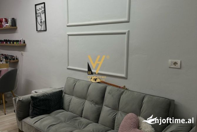 Ambiente Commerciale in Vendita 3+1 a Tirana - 4,000 Euro