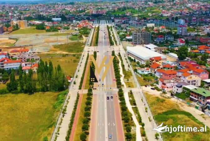 Truall ose Toke  ne Tirane - 7,000 Euro