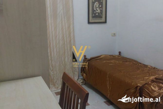 Shtepi me qera Apartament ne Tirane, 3+1, Mobilimi E mobiluar, Pagesa 800  Euro.