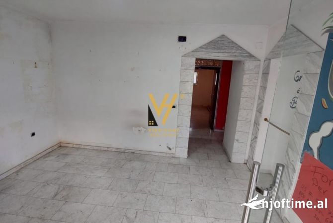 Ambient biznesi me qera 1+1 ne Tirane - 55,000 Leke
