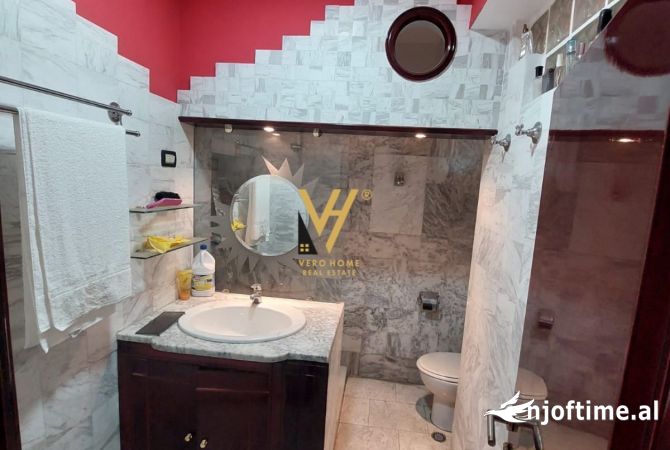 Ambient biznesi me qera 1+1 ne Tirane - 55,000 Leke