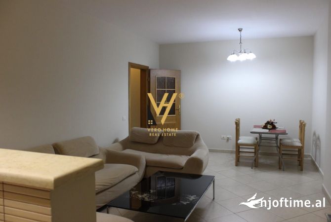 Shtepi me qera 2+1 ne Tirane - 700 Euro