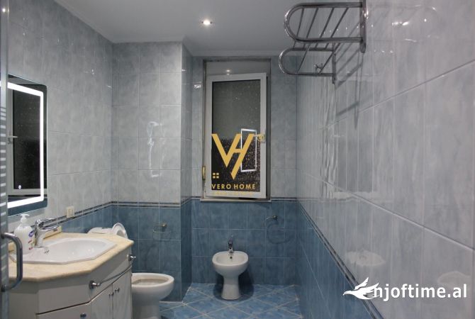 Shtepi me qera Apartament ne Tirane, 2+1, Mobilimi E mobiluar, Pagesa 700  Euro.